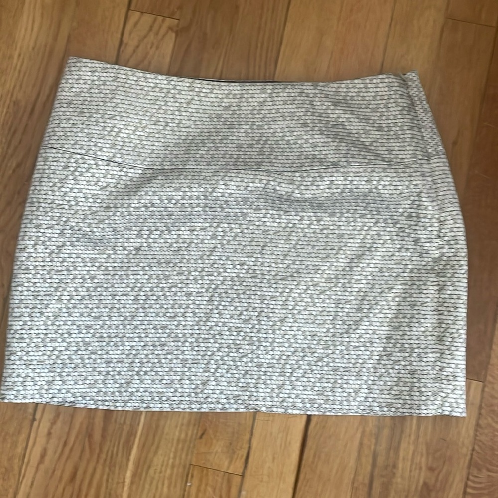 Express Size 4 gold metallic mini skirt